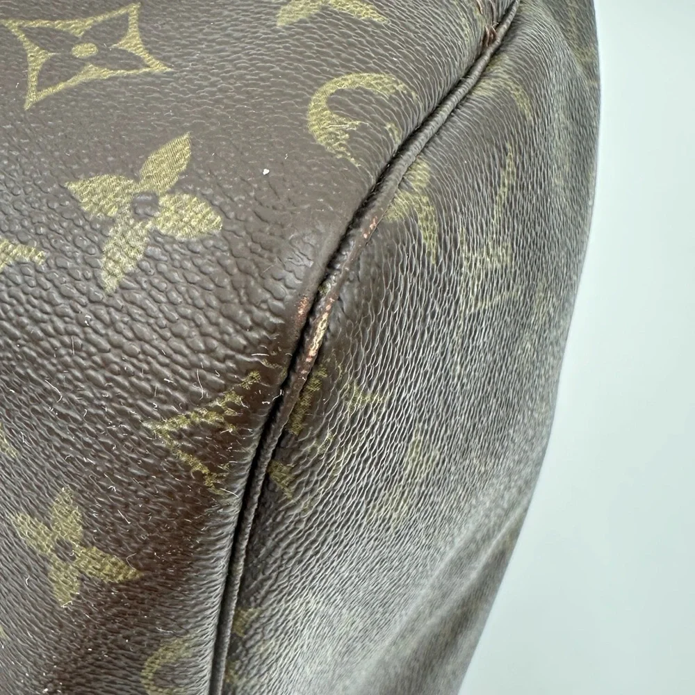 Vintage 1980s  Louis Vuitton Monogram Trousse Toilette 28 Pouch